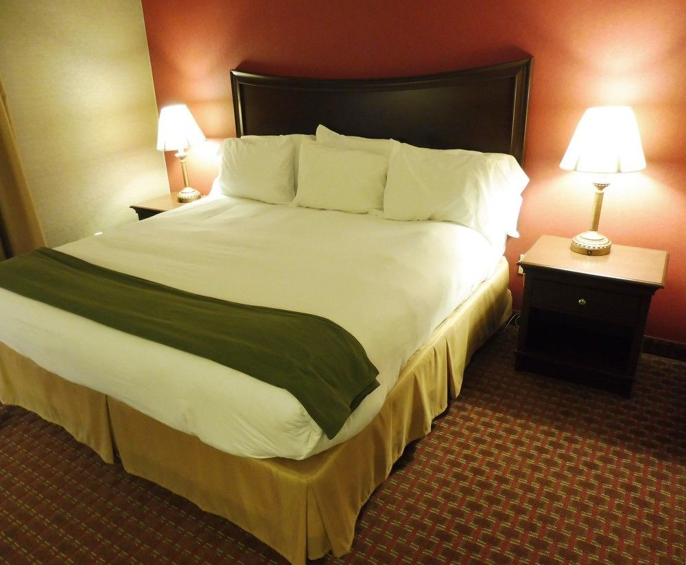 Quality Inn & Suites Owego Exteriör bild