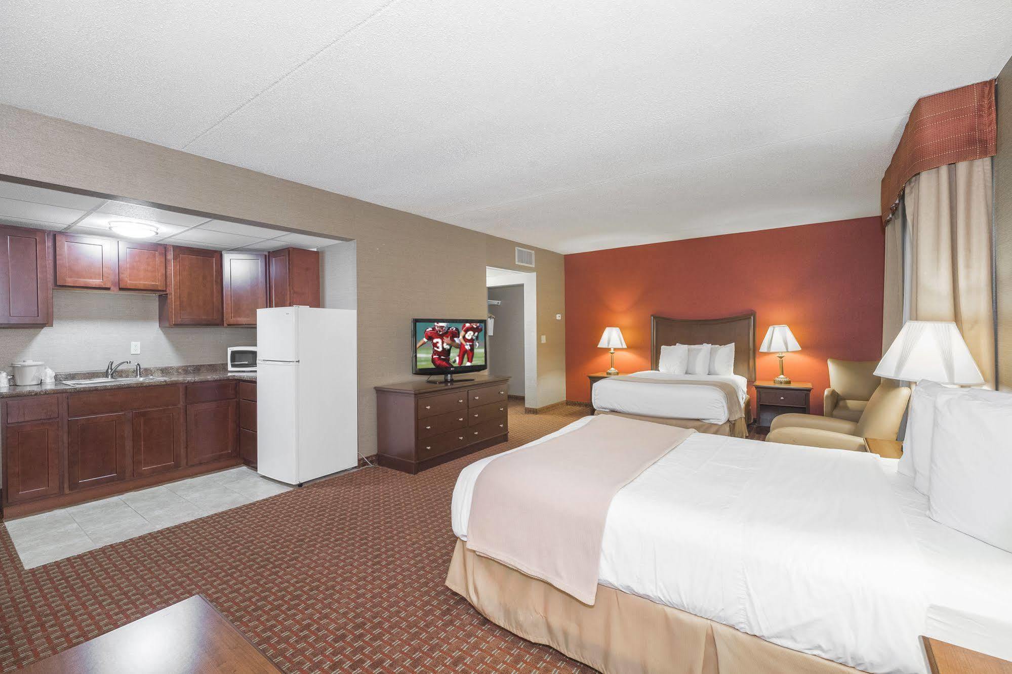 Quality Inn & Suites Owego Exteriör bild