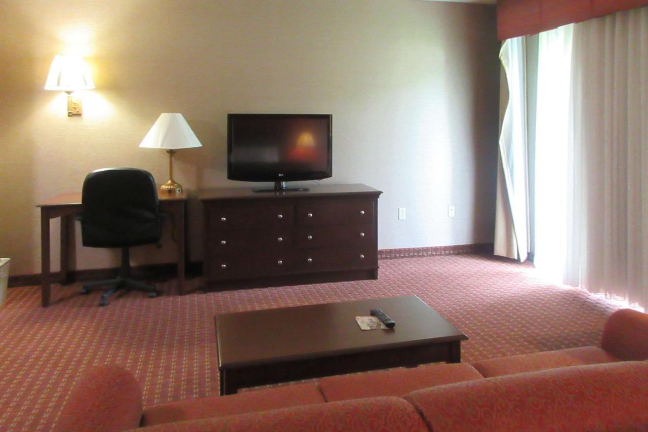 Quality Inn & Suites Owego Exteriör bild